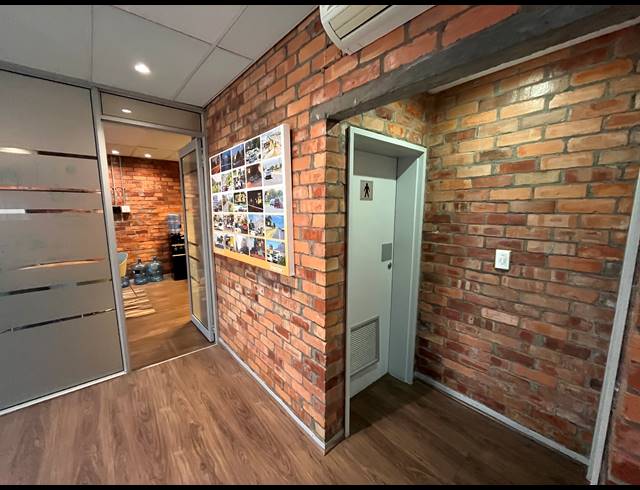 190M² OFFICE TO LET IN GREEN POINT